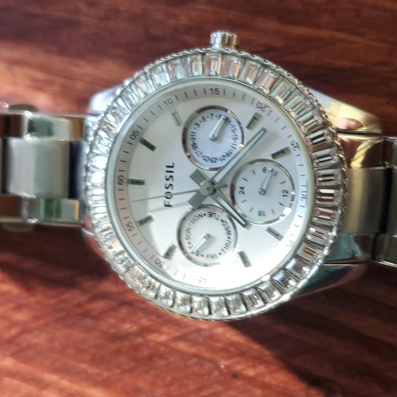 𝅺FOSSIL Watch - Picture 2 of 4